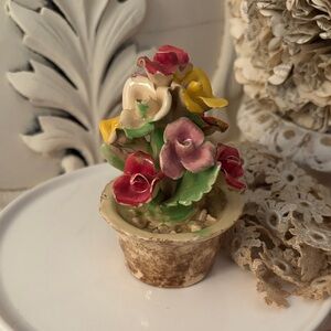 Majolica Mini Potted Roses